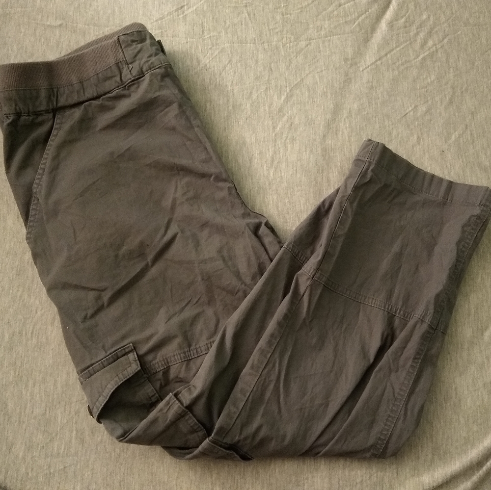 Cargo Capri Pants